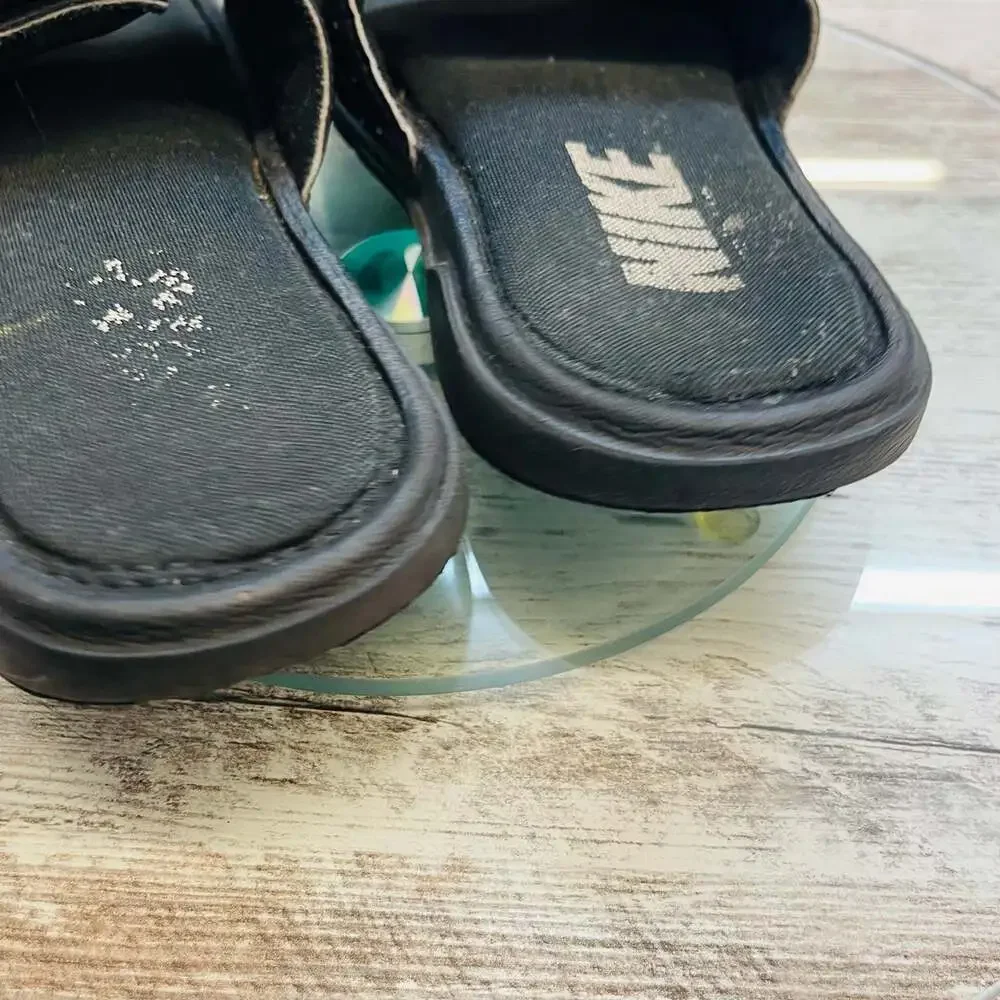 Nike Comfort Slides 2 Black Size 4 Boys Girls Unisex Y2K 2010s 2015s